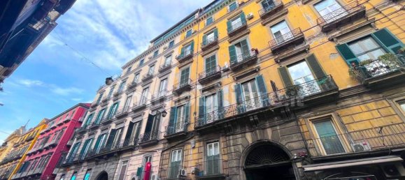 1 bedroom Apartment in Naples, Italy No. 329711 2