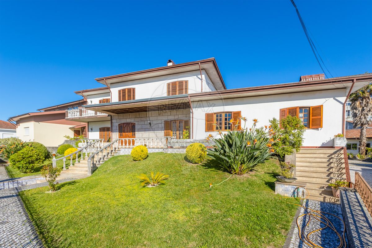 5 Schlafzimmer Haus in Ermesinde, Portugal, Nr. 177369