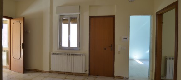 Квартира с 4 комнатами в Мессина, Италия № 47925 4