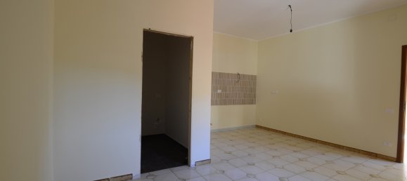 Квартира с 4 комнатами в Мессина, Италия № 47925 3