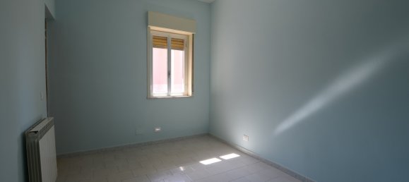 Квартира с 4 комнатами в Мессина, Италия № 47925 11