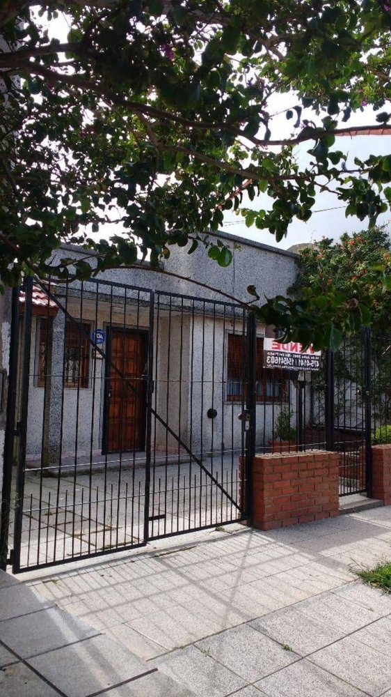 2 bedrooms House in Mar del Plata, Argentina No. 101264