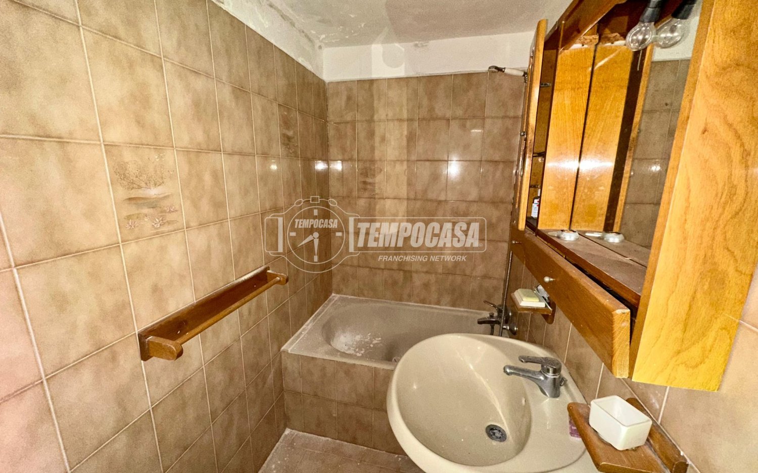 1 bedroom House in Valenzano, Italy No. 79356