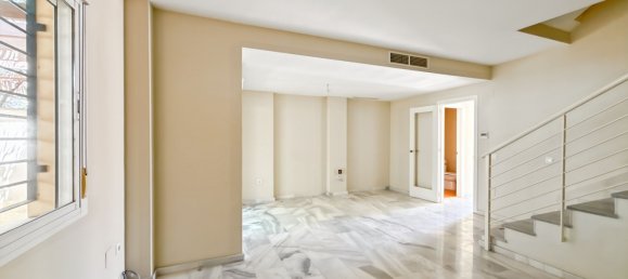 5 bedrooms Townhouse in Mijas, Spain No. 167614 17