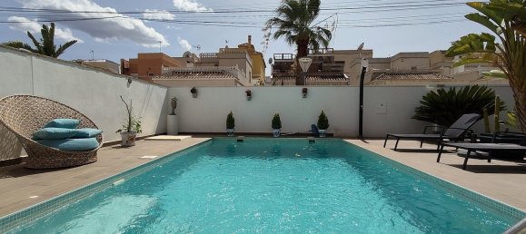 3 bedrooms Villa in Alicante, Spain No. 10637 4
