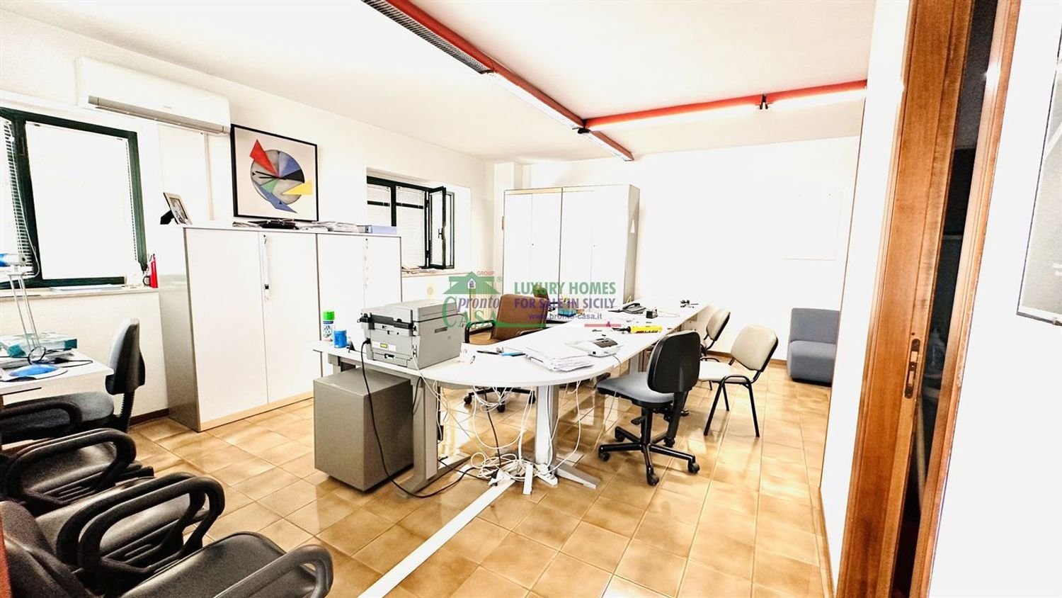 Büro in Ragusa, Italy 70m², Nr. 81051