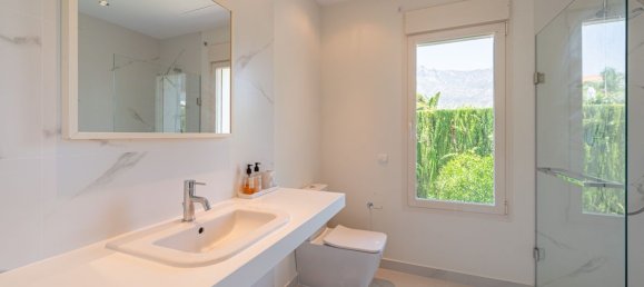 6 bedrooms Villa in Marbella, Spain No. 127832 13