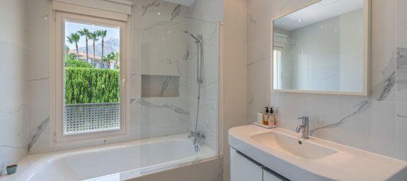 6 bedrooms Villa in Marbella, Spain No. 127832 11