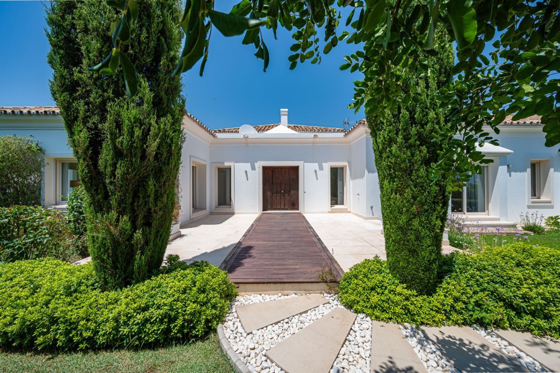 6 bedrooms Villa in Marbella, Spain No. 127832