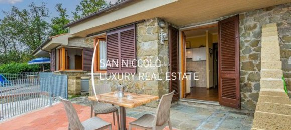 8 غرف نوم فيلا في Pistoia, Italy رقم 196309 7