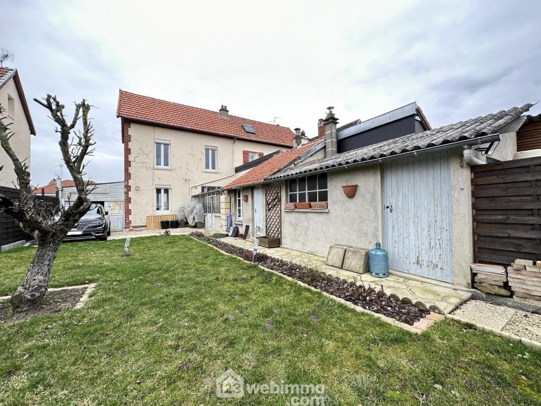 2 bedrooms House in Laon, France No. 81748