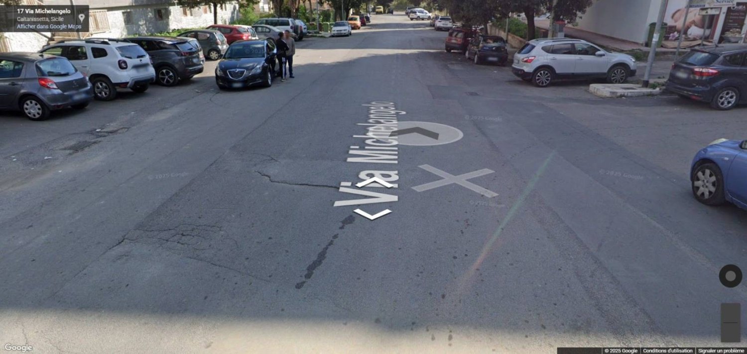 Apartamento de 2 dormitorios en Caltanissetta, Italy No. 354838