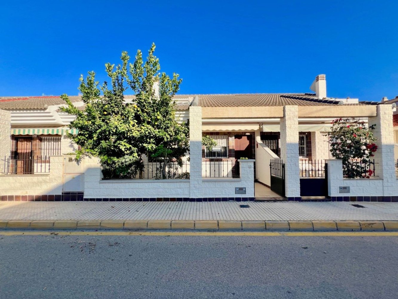 4 غرف نوم شقة في Torre de la Horadada, Spain رقم 191611