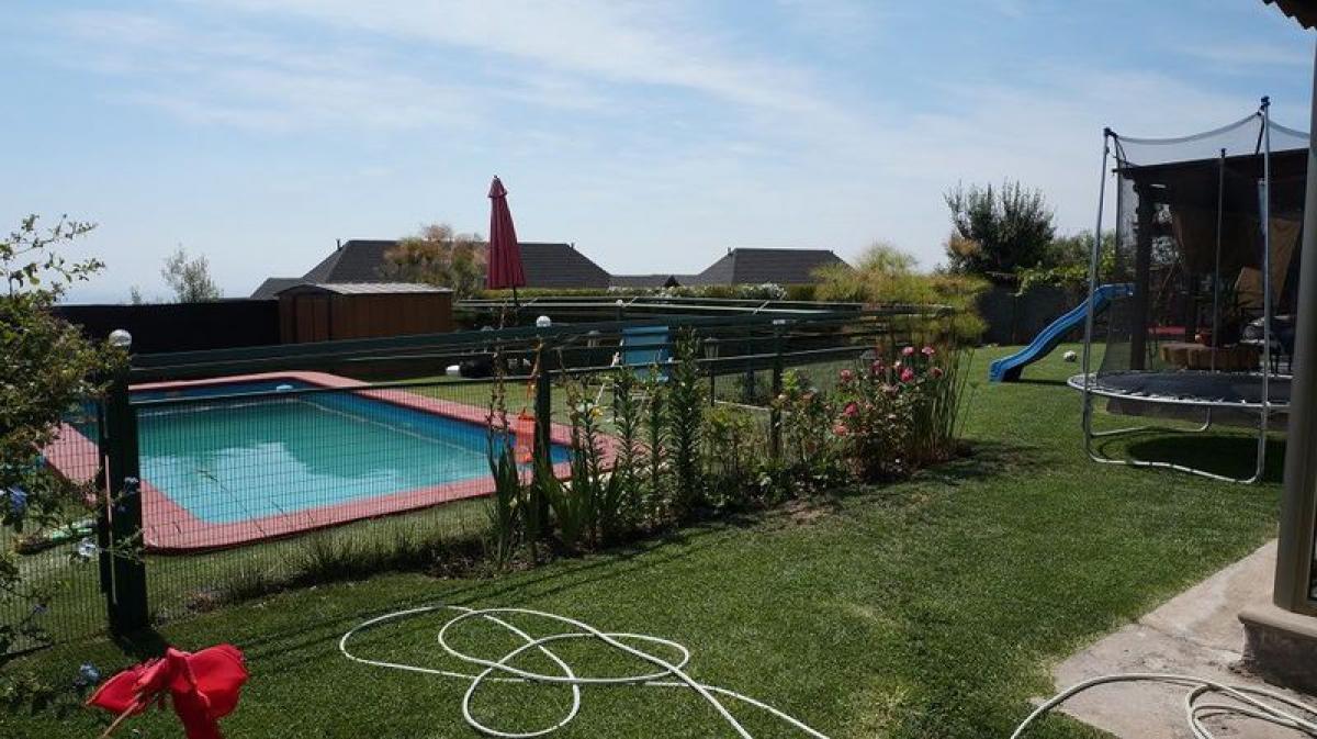 4 bedrooms House in Santiago, Chile No. 2964