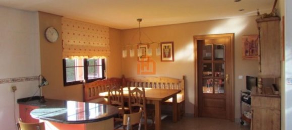 4 bedrooms House in Villaquilambre, Spain No. 77954 16