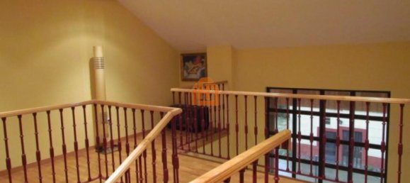 4 bedrooms House in Villaquilambre, Spain No. 77954 5