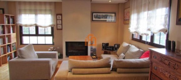 4 bedrooms House in Villaquilambre, Spain No. 77954 15