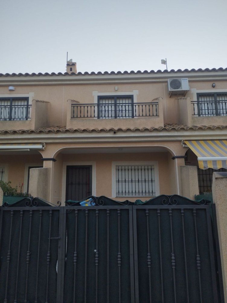 3 bedrooms House in Alicante, Spain No. 148148