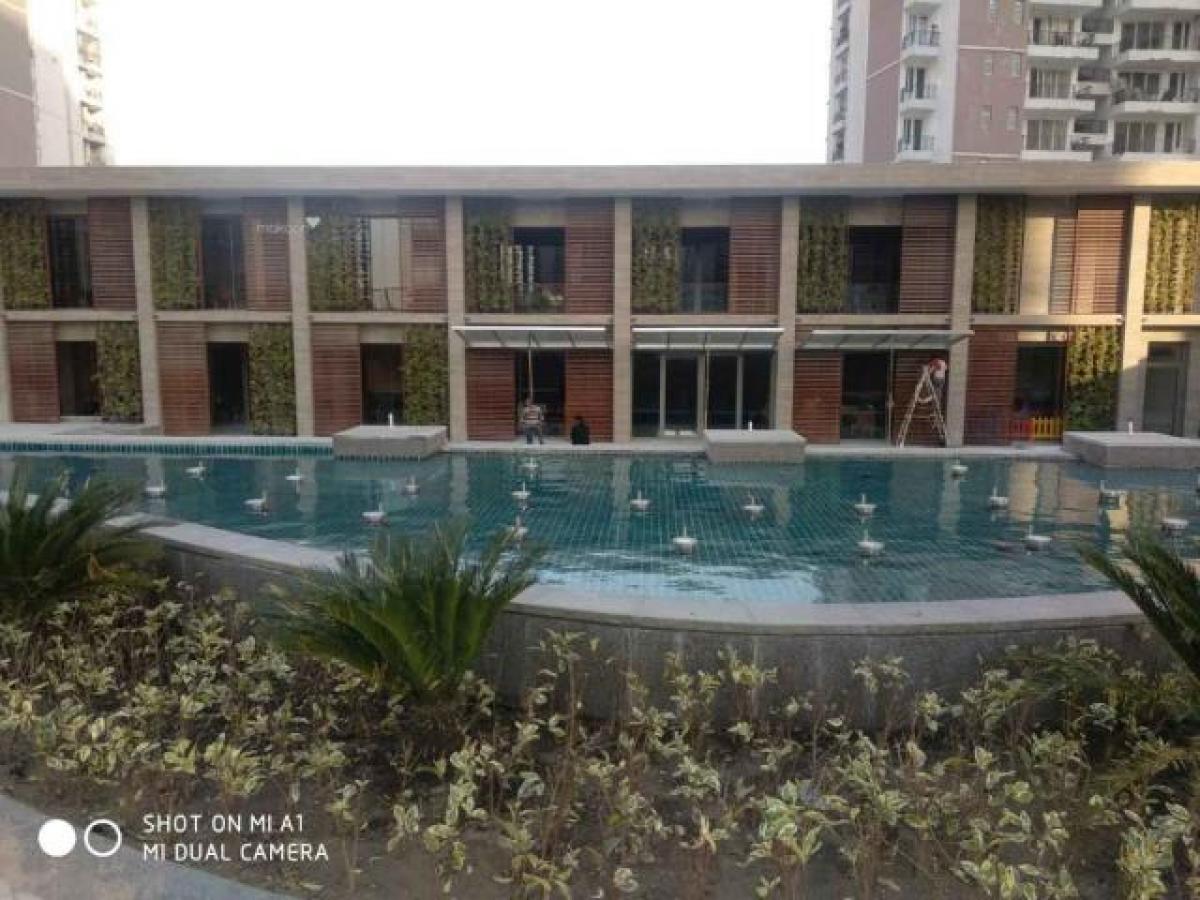Casa de 4 dormitorios en Noida, India No. 28755