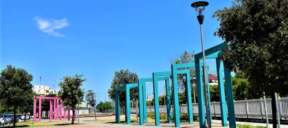 1 room Commercial property in Porto San Giorgio, Italy No. 77443 2