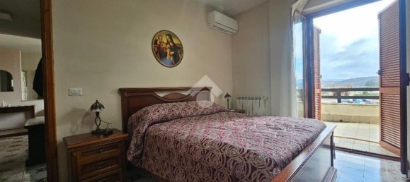 Квартира с 2 комнатами в Фьюджи, Италия № 198506 18