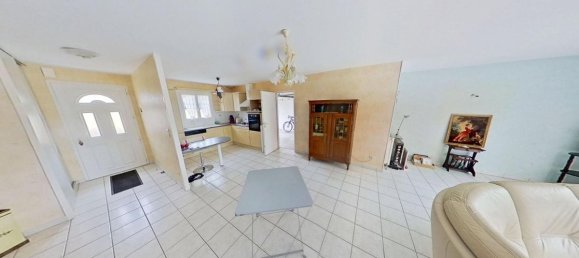 3 bedrooms House in Sable-sur-Sarthe, France No. 340462 2