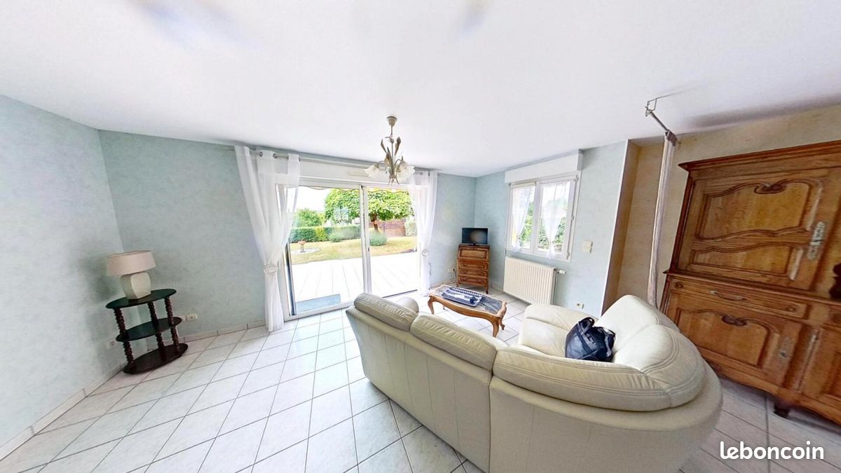 3 bedrooms House in Sable-sur-Sarthe, France No. 340462