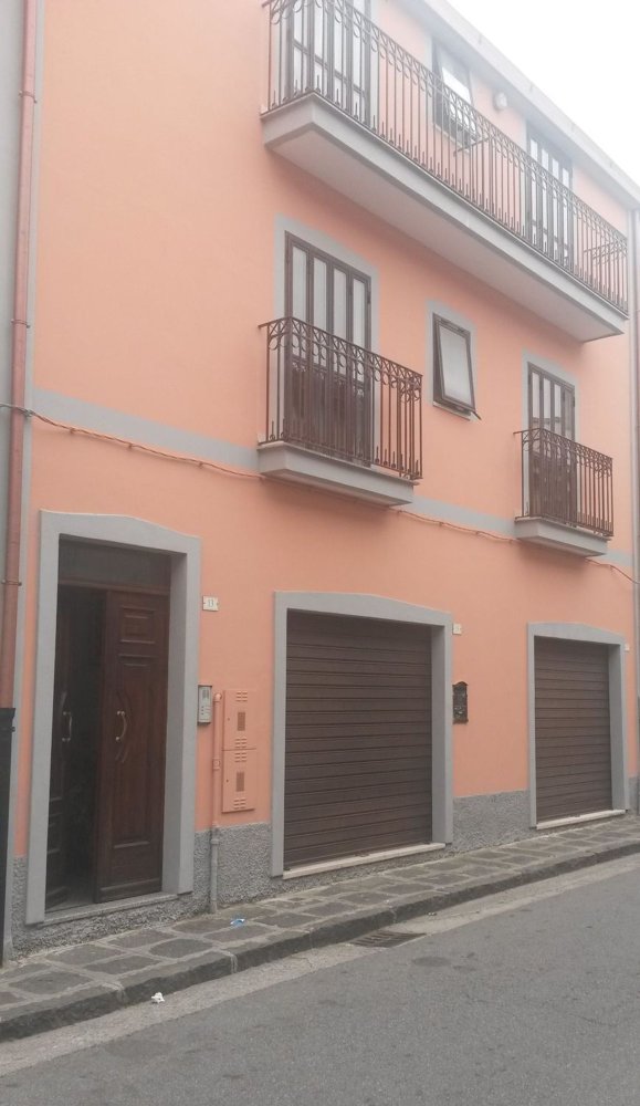 Дом с 8 комнатами в Треккина, Италия № 120687