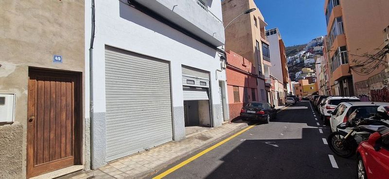  Commercial property in Santa Cruz de Tenerife, Spain No. 159833