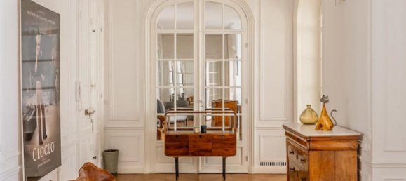 4 bedrooms Apartment in Paris, France No. 168590 5