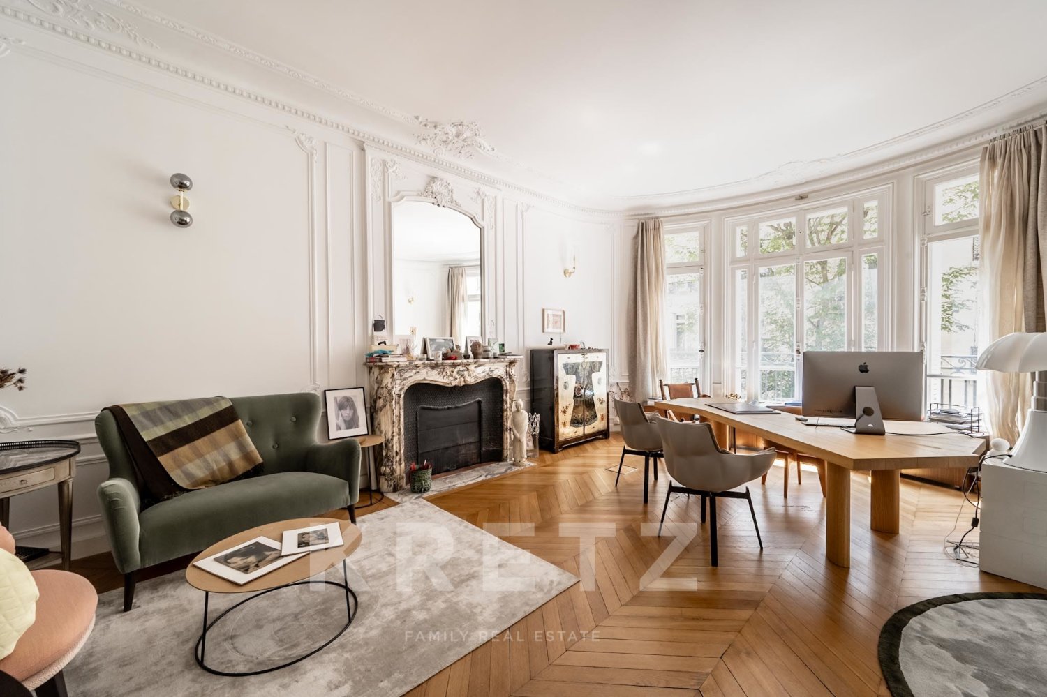 4 bedrooms Apartment in Paris, France No. 168590