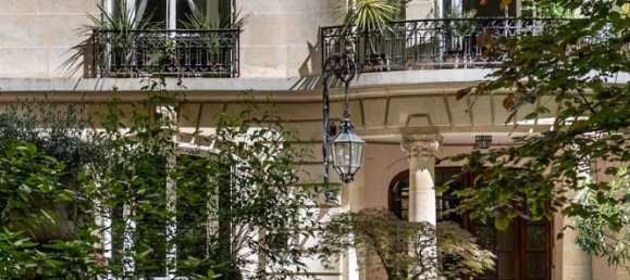 4 bedrooms Apartment in Paris, France No. 168590 7