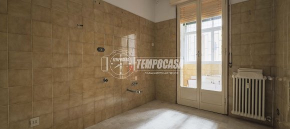 2 bedrooms Apartment in Bologna, Italy No. 378210 2