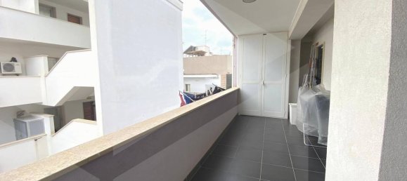 Apartamento de 3 habitaciónes en Modugno, Italy No. 31482 23