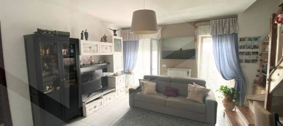 Apartamento de 3 habitaciónes en Modugno, Italy No. 31482 3