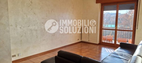 3 rooms Apartment in Bergamo, Italy No. 182937 3