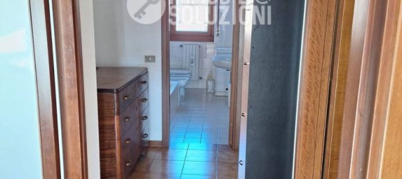 3 rooms Apartment in Bergamo, Italy No. 182937 7