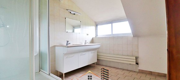 Apartamento de 2 dormitorios en Moulins-les-Metz, France No. 320524 10