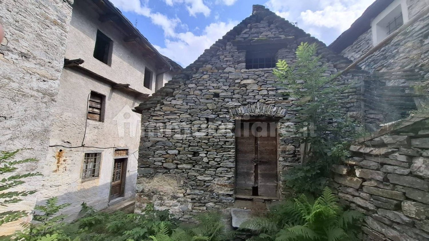 Casa de 4 dormitorios en Santa Maria Maggiore, Italy No. 352339