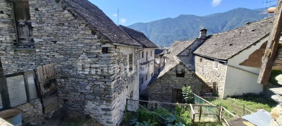 Casa de 4 dormitorios en Santa Maria Maggiore, Italy No. 352339 16