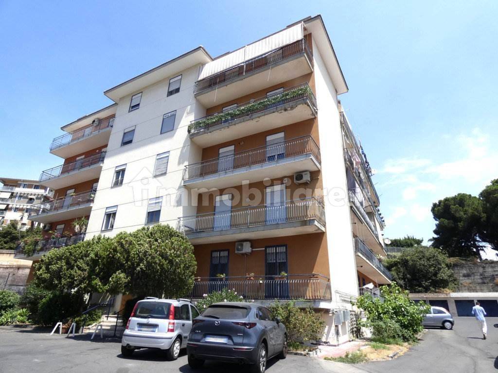 Apartamento de 4 dormitorios en San Gregorio di Catania, Italy No. 272539