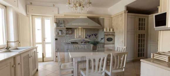 Villa de 5 divisões em Messina, Italy N.º 59874 7