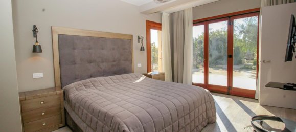 Villa de 6 dormitorios en Aphrodite Hills, Cyprus No. 22343 19