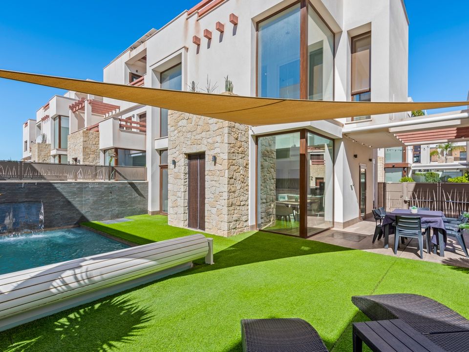 3 bedrooms Villa in Ciudad Quesada, Spain No. 176095