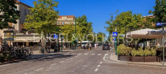 Квартира с 4 комнатами в Венеция, Италия № 109267 4