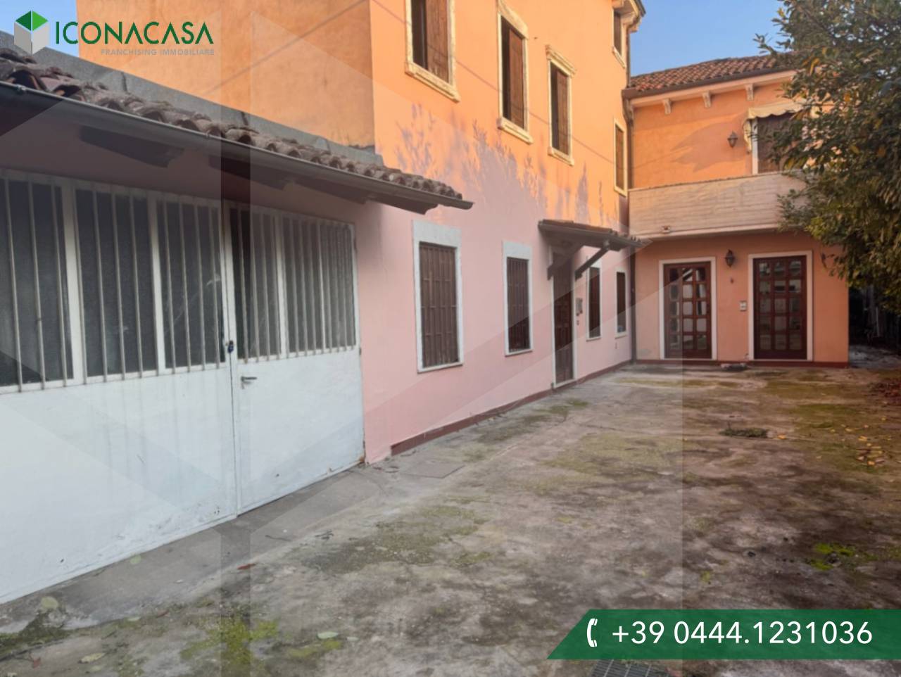 7 rooms Apartment in Vicenza, Italy No. 25469