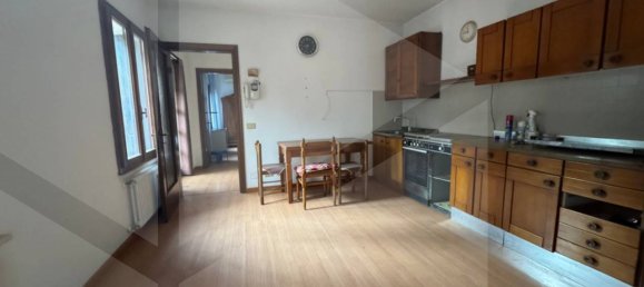 7 rooms Apartment in Vicenza, Italy No. 25469 16