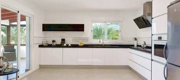 Дом с 5 спальнями в Кальпе, Испания № 97813 6