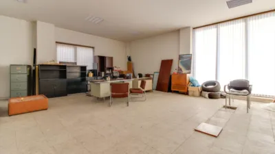 2295m² Building in Villares de la Reina, Spain No. 141292