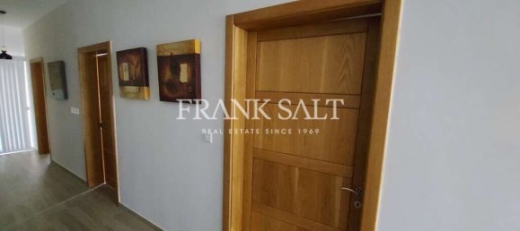 3 bedrooms Penthouse in Kercem, Malta No. 5800 6